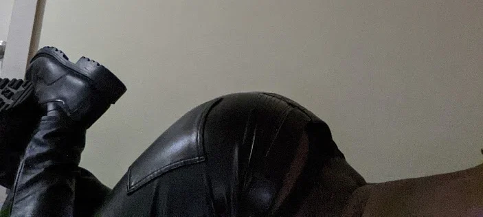 Aaryn Lee profile banner