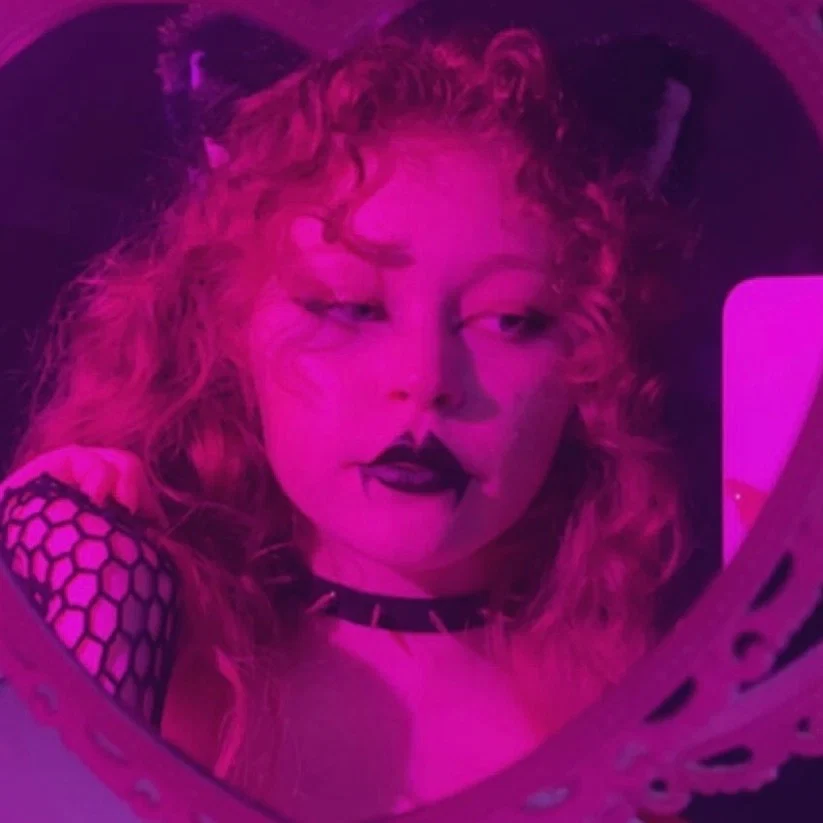 🔪Strawbewie🥀's avatar