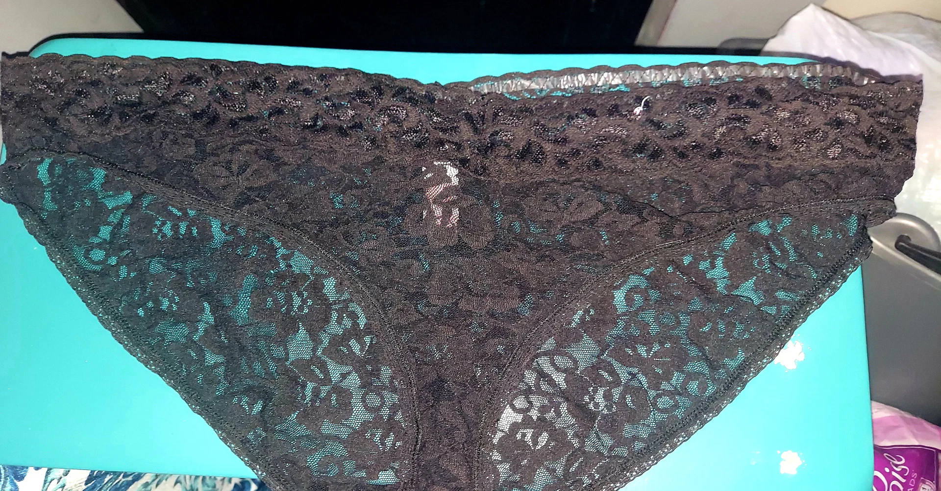 Curvy plus size peach profile banner