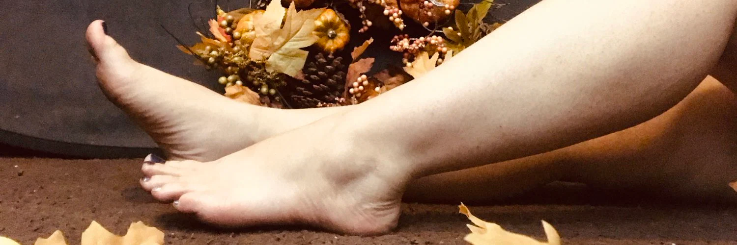 Lola Autumn profile banner