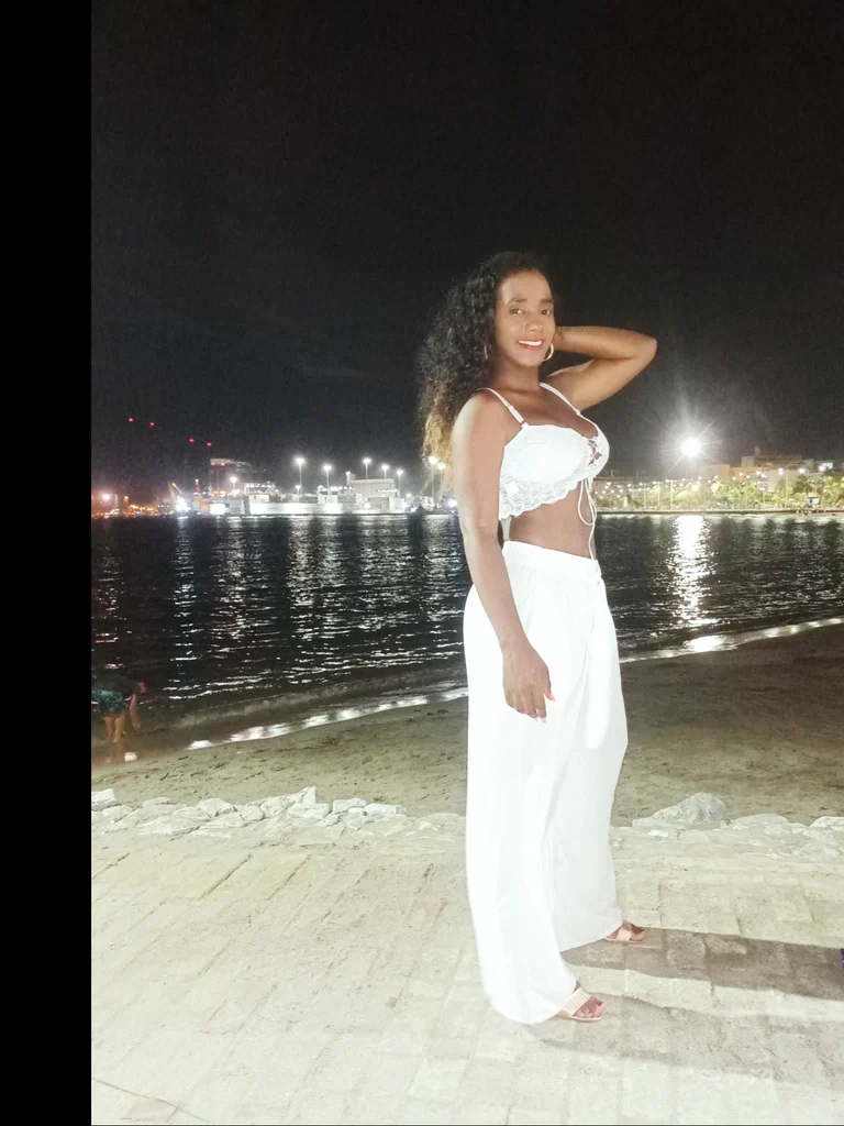 fiery ebony's avatar