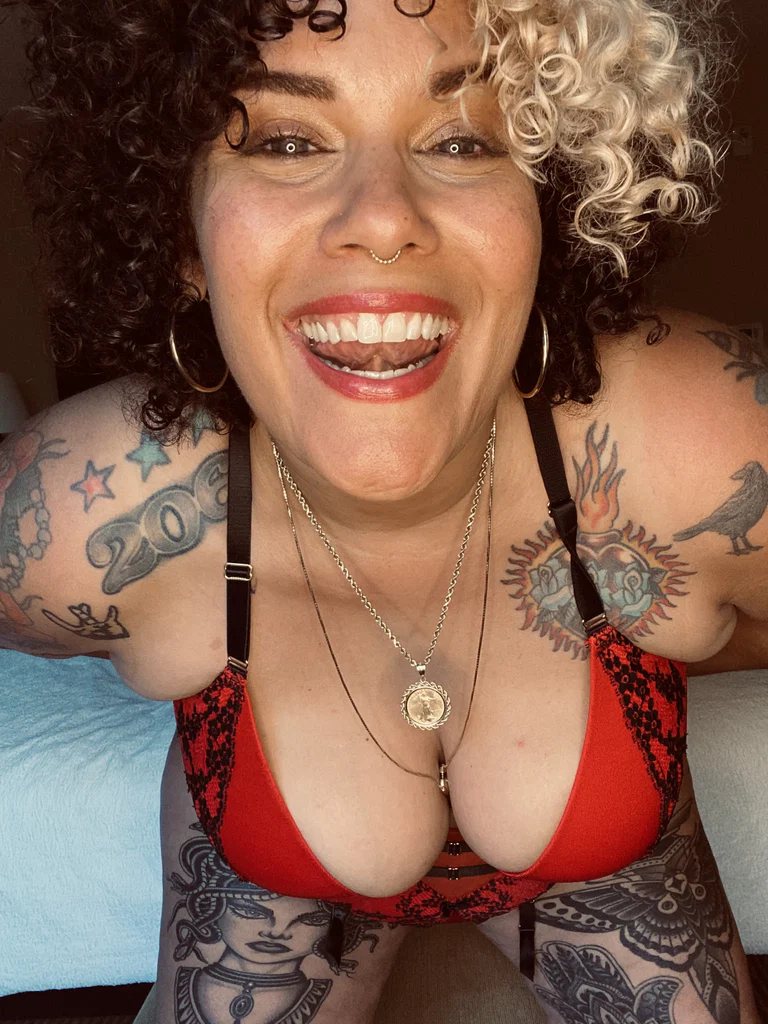 Thickassthighssavelivesfree's avatar