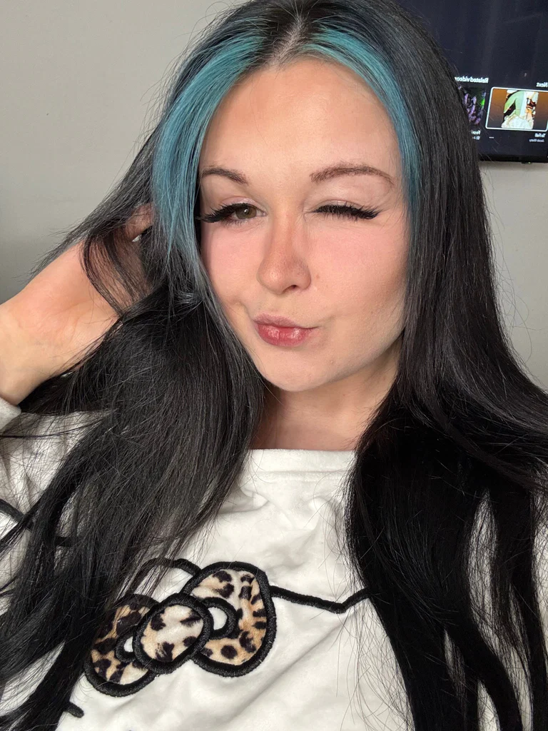Abbie Lunara 🦋🌙's avatar