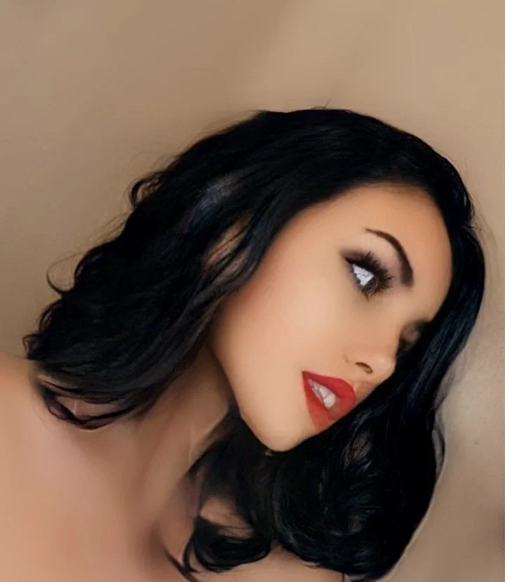 Amber Starr profile banner