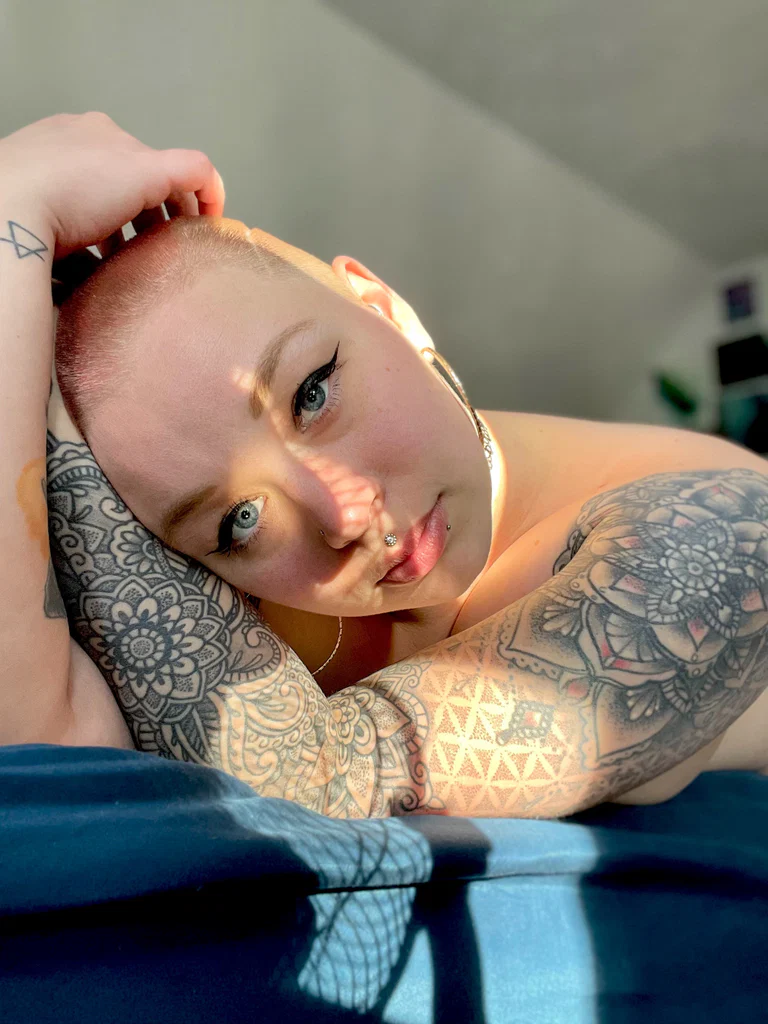 baldblondebaddiee (FREE) 🔥✨