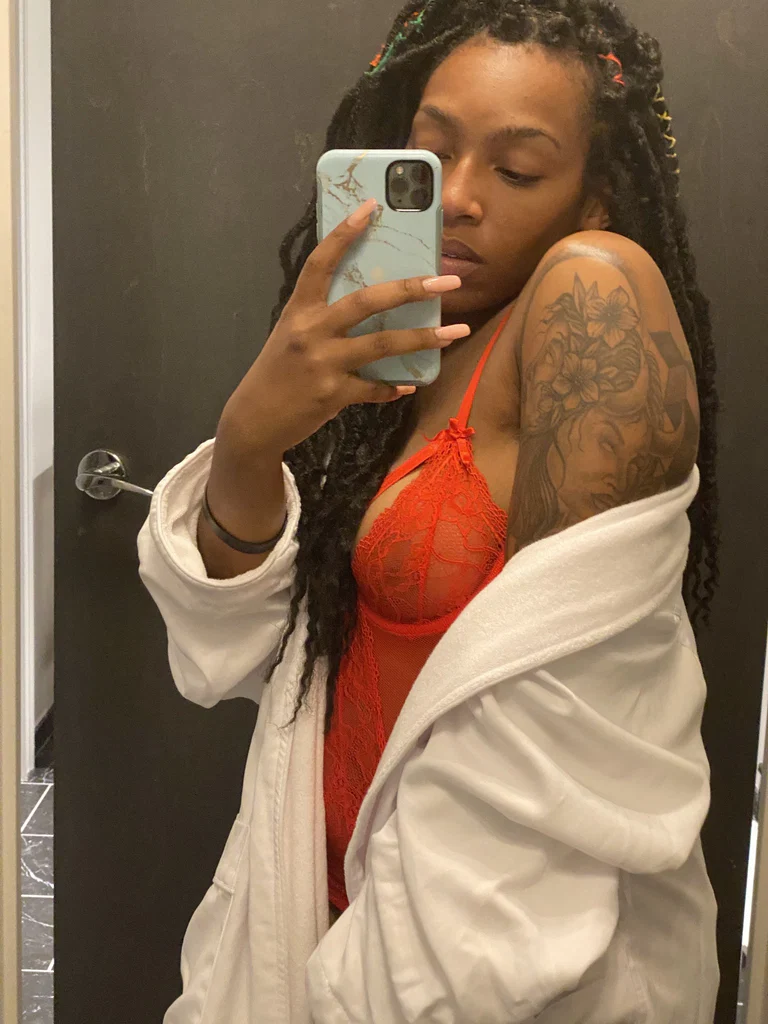 Roxanne's avatar