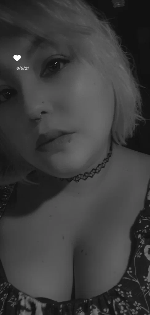 sara gray's avatar