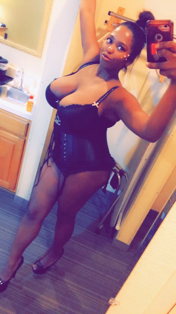 Tiffany Maria's avatar