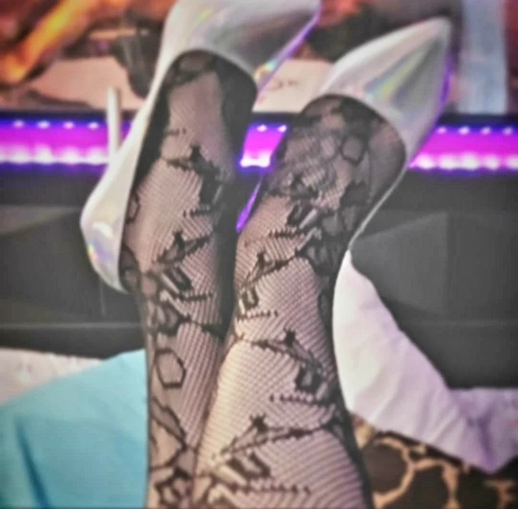 Hologramsandheels's avatar