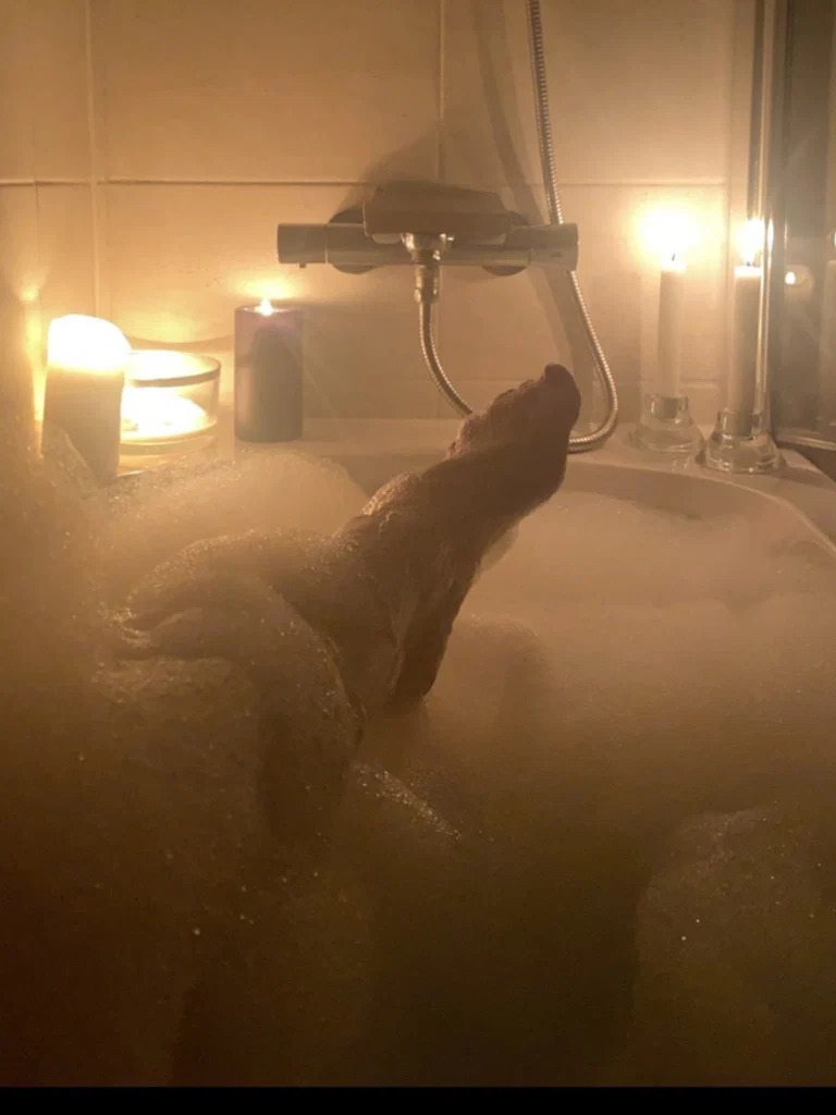 your foot goddess's avatar