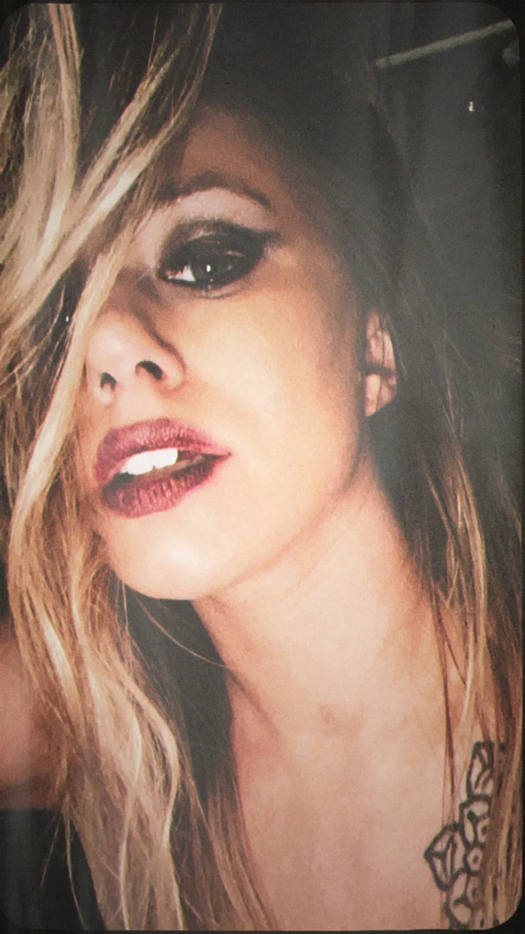 LUCYLUXx's avatar