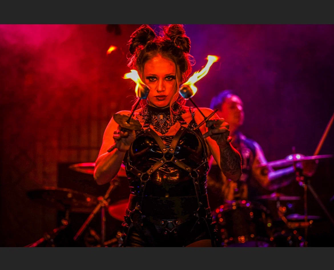 LUCYLUXx profile banner