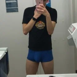 🥝 pole's avatar