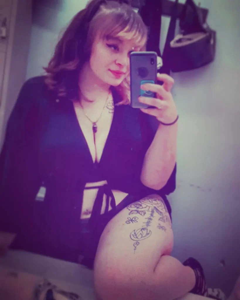 Tha Fav Rose's avatar