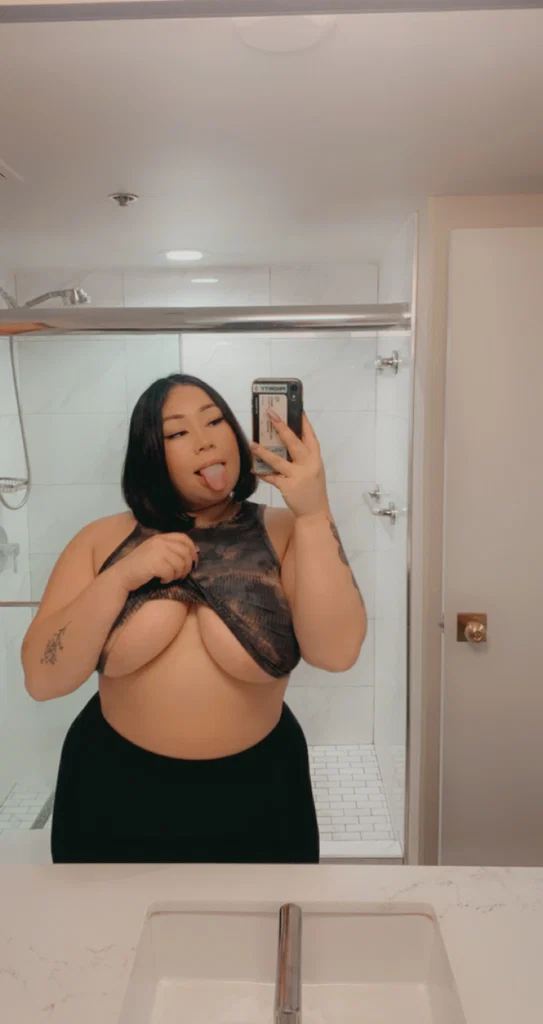 Arya Mynx's avatar