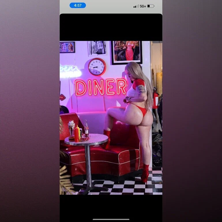 Jenn Bunzz profile banner