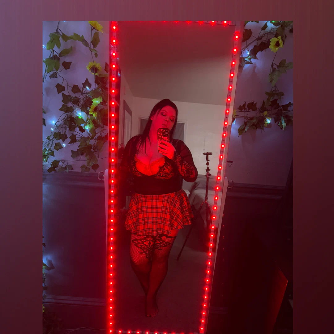 Naughty_housewife profile banner