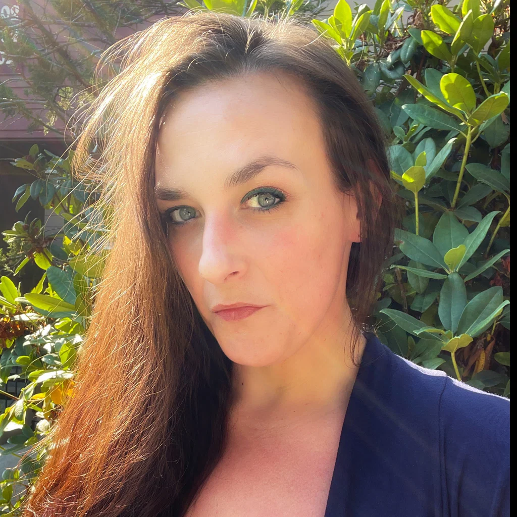 Size Queen Bee's avatar