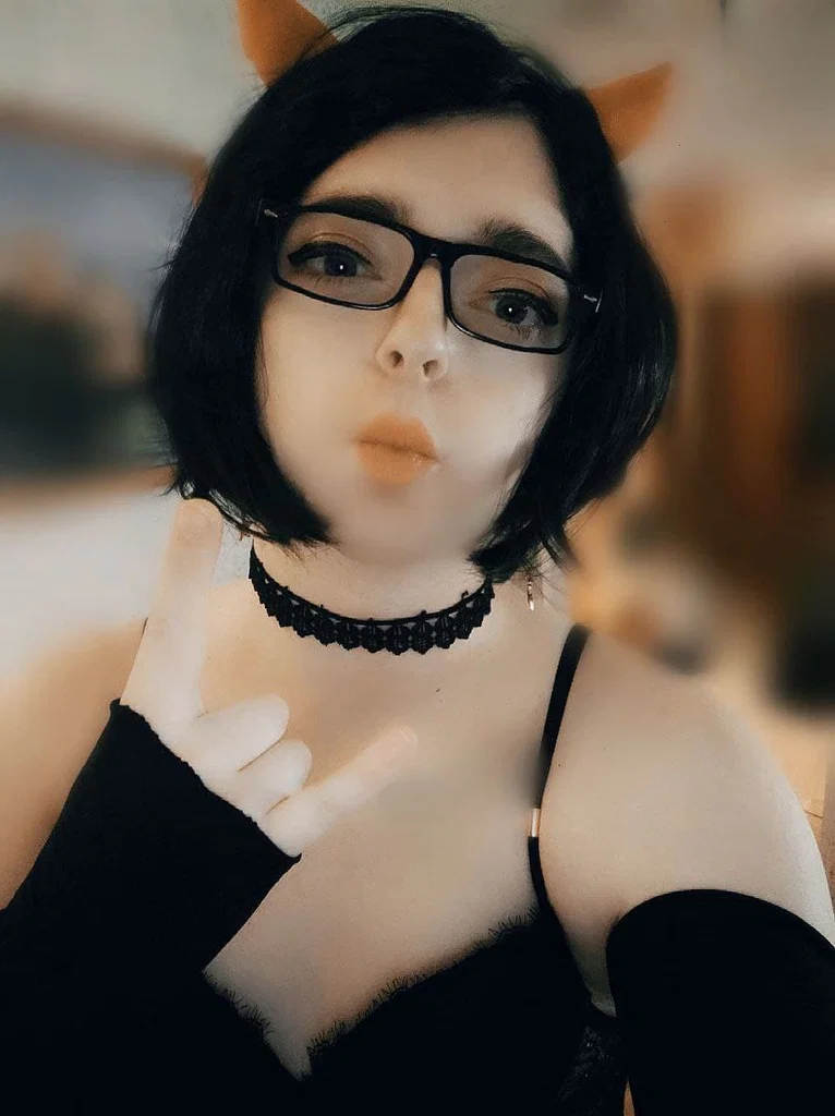 Elizabeth Snow's avatar
