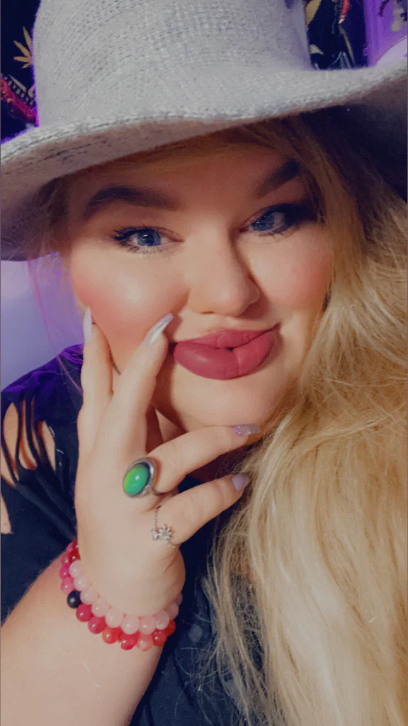 Symphony Glam ^.^'s avatar