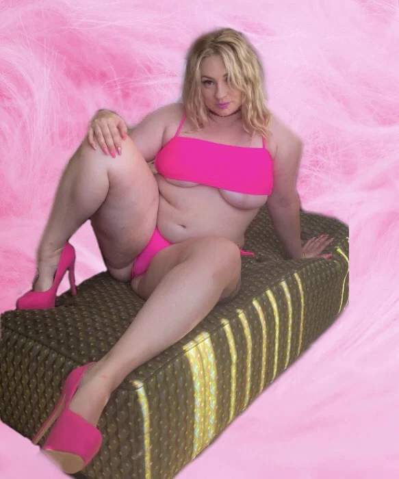 Your Fav Housewife Mrs Darling's avatar