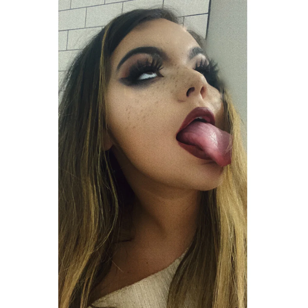 K A L E S  👅🍆's avatar