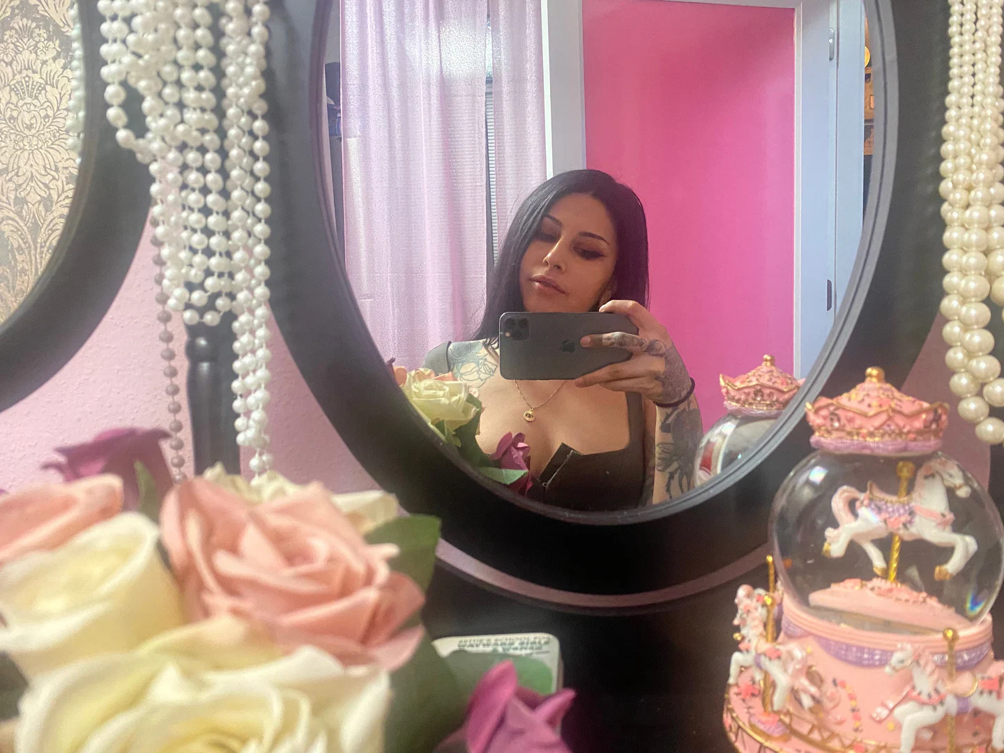Ava Adore profile banner