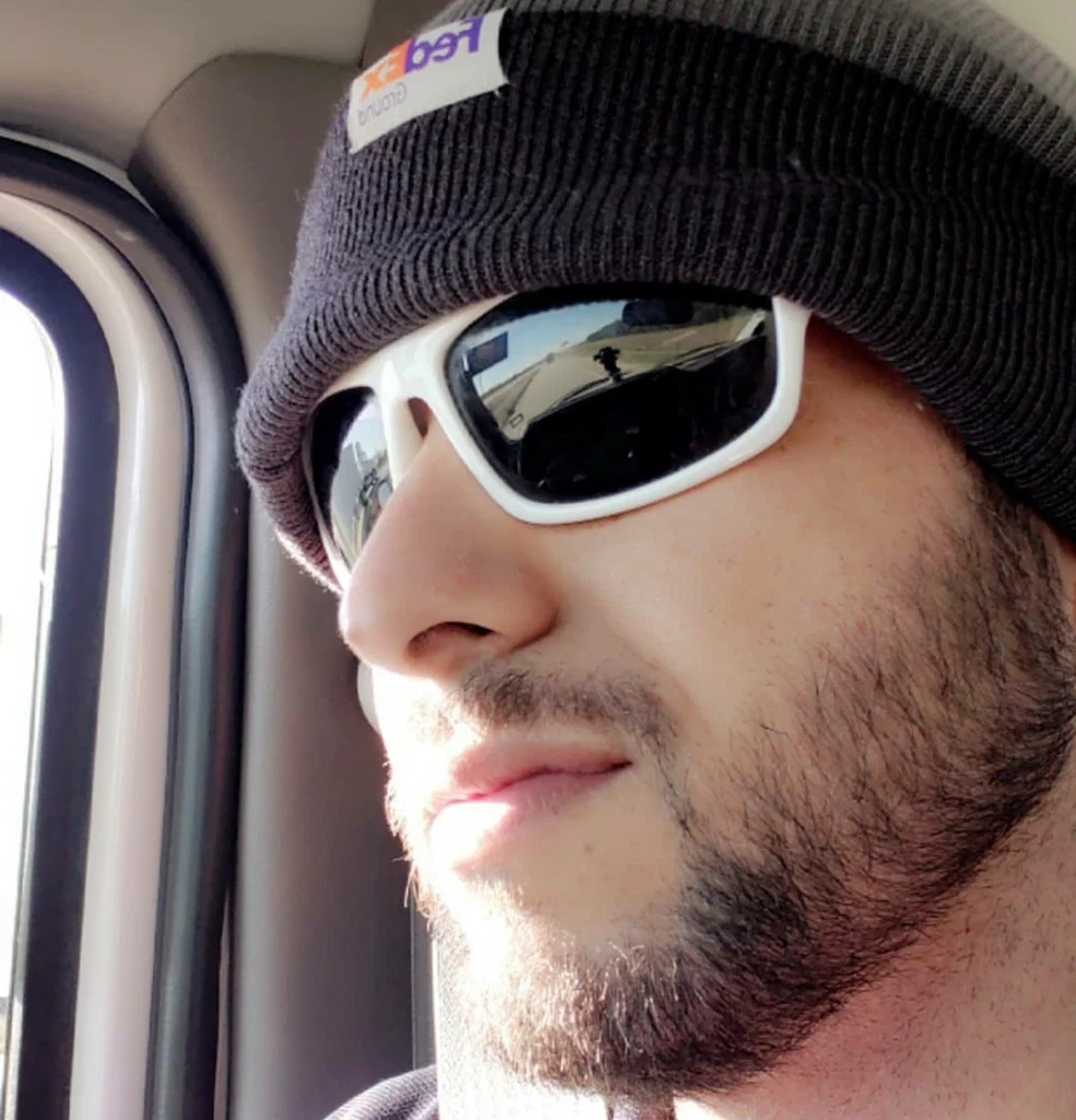 TONY's avatar