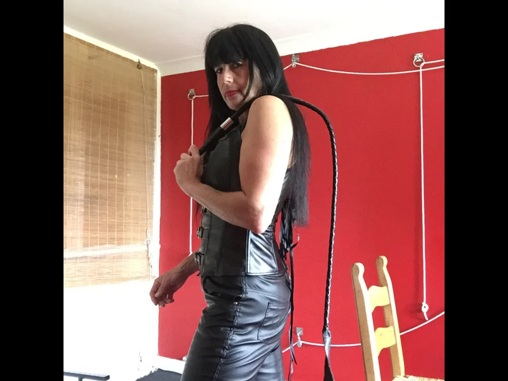 Mistress Black's avatar