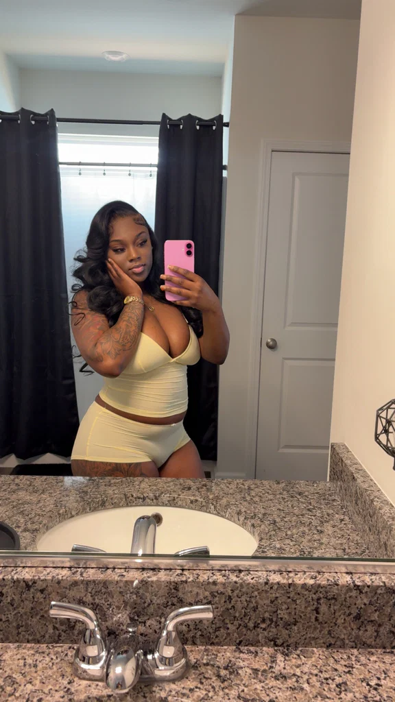 Tee 🦋