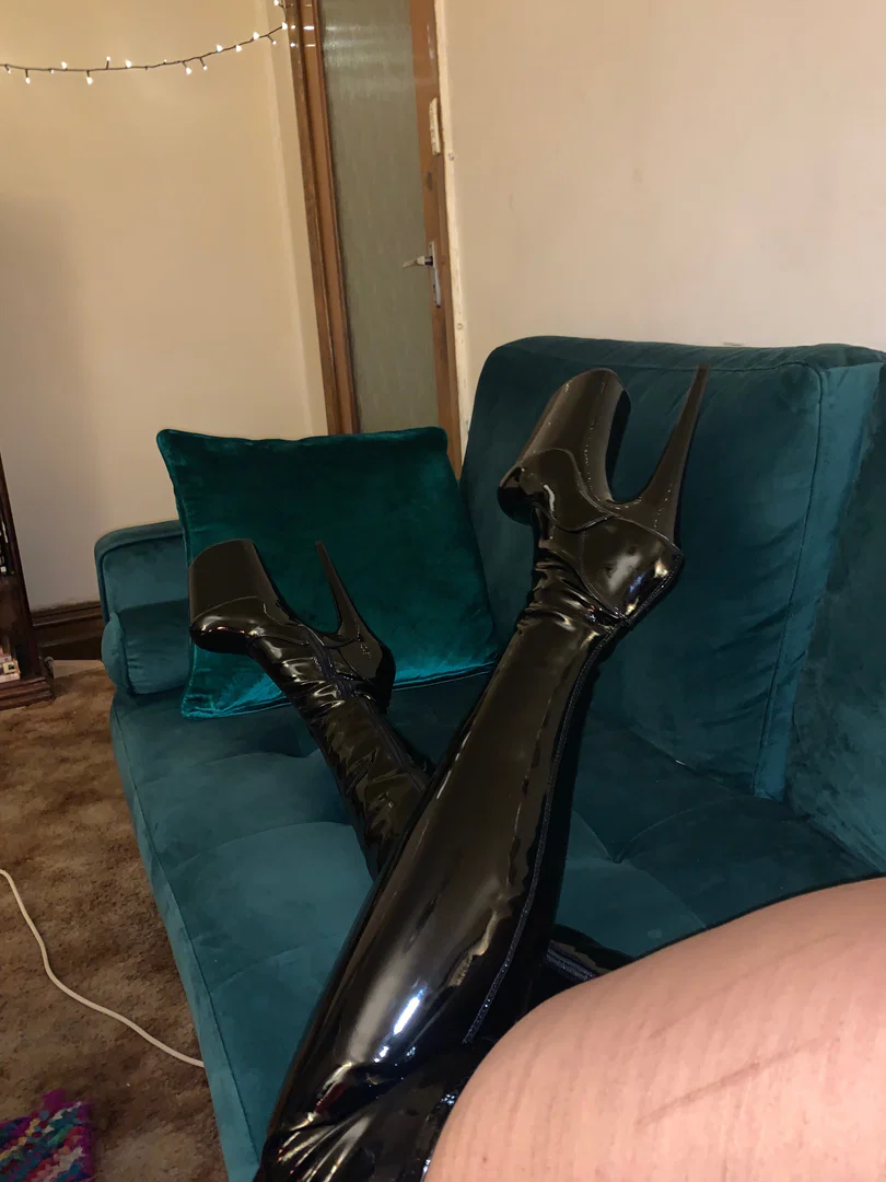 Dahlia Versace profile banner