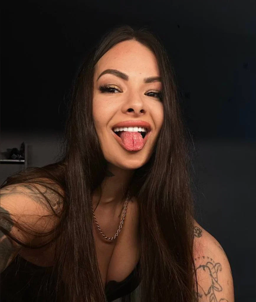 Latisha Blesk   🔥