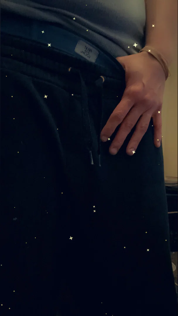 Big hands long…..tongue 😜 profile banner