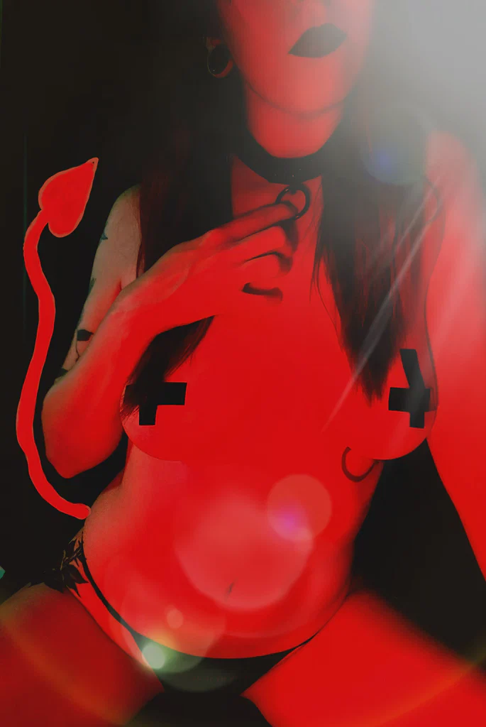 Luna Lux's avatar