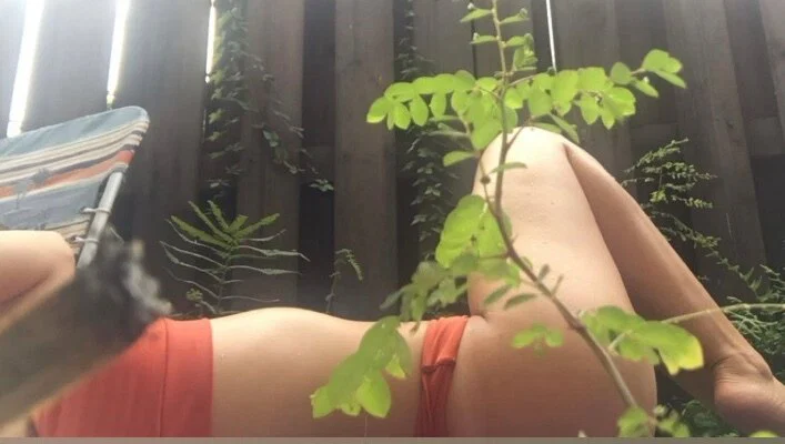 Lola profile banner