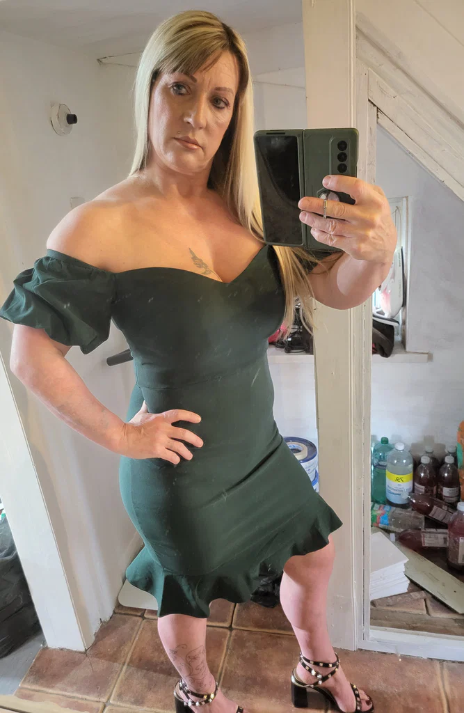 💪INKED MUSCLE CHICK 💪's avatar