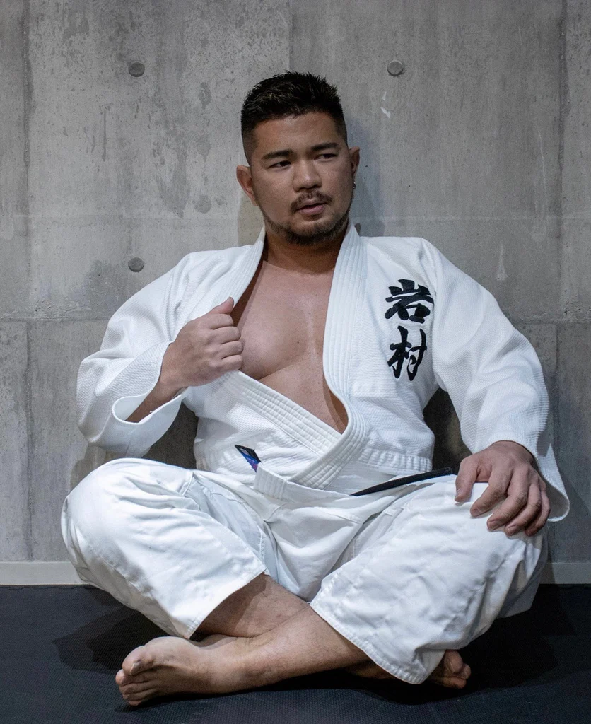 TAKASABRO (岩村隆三郎)'s avatar