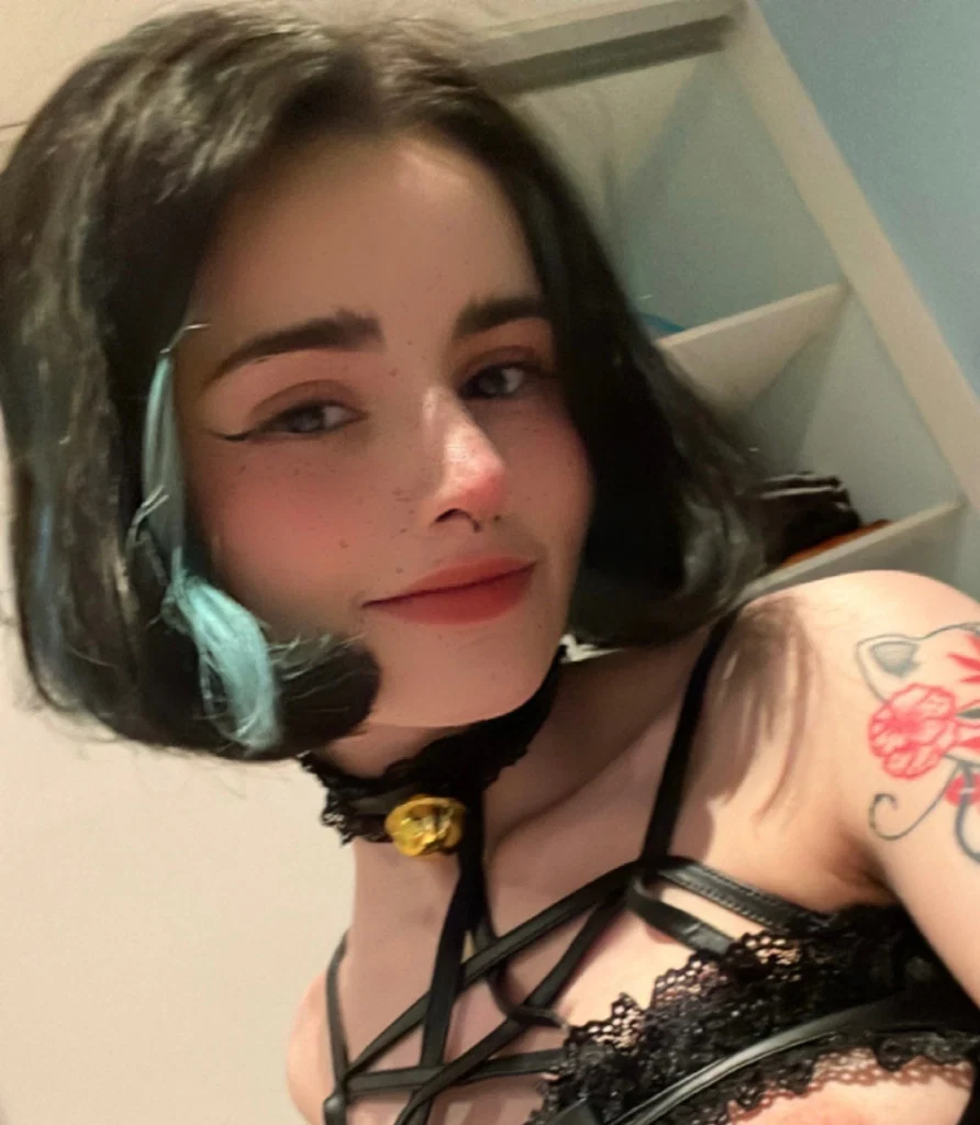 loona 🌙's avatar