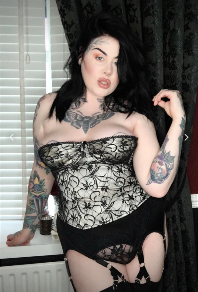 CURVY MlLF 🔥