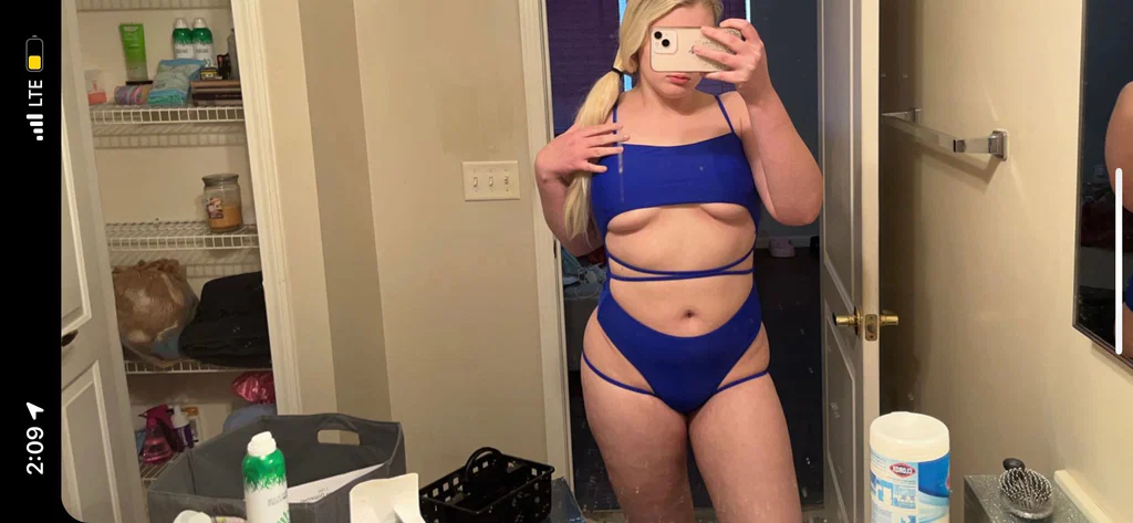 Lexi may 🥰's avatar