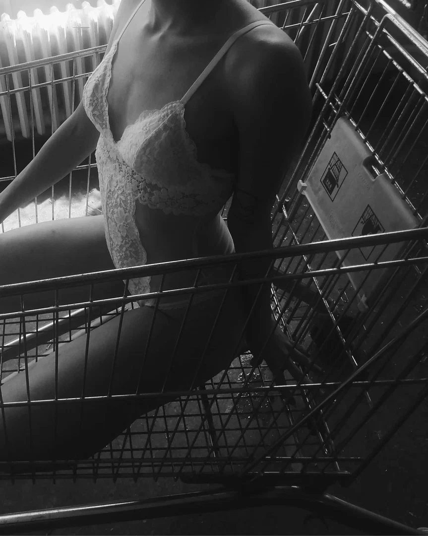 petite desiree profile banner