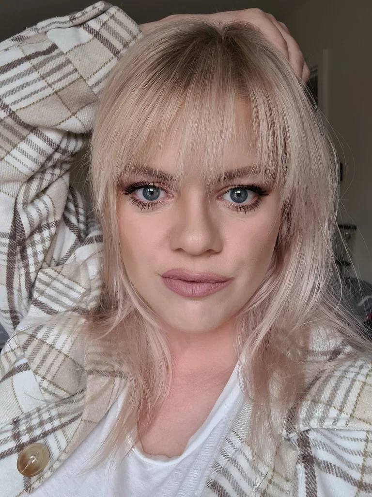 Big, Bold &amp; Blonde's avatar