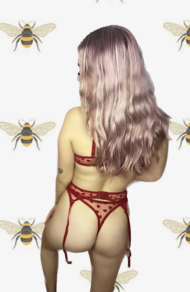 Honey Bree🍯's avatar