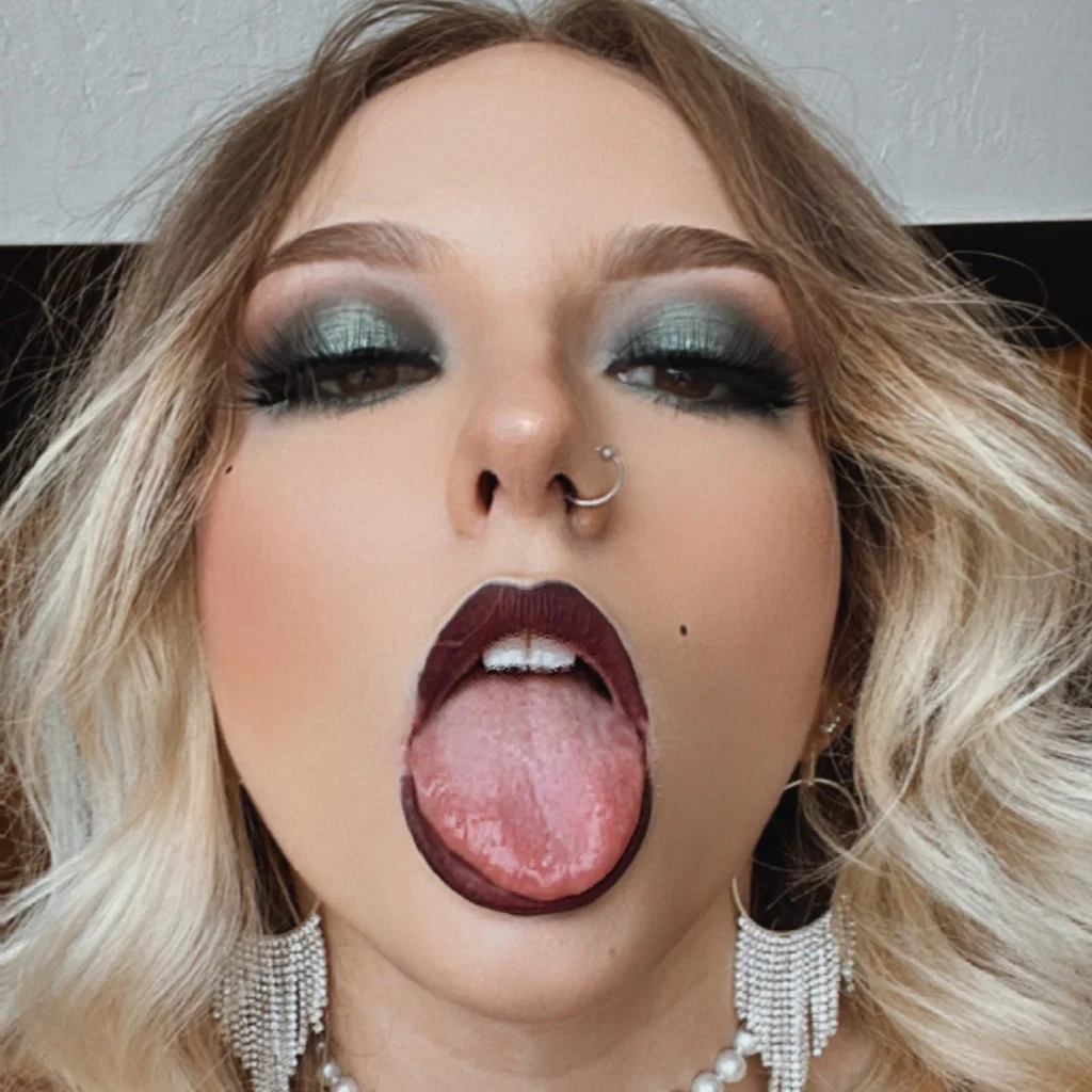 CLARE.'s avatar