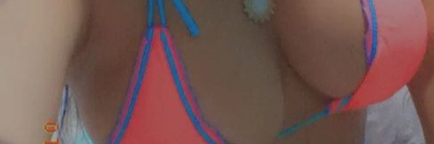 daniela lee kin profile banner