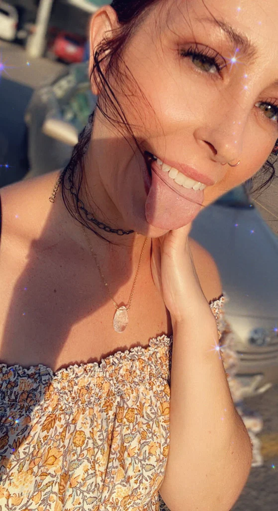 MidwestGirlNextDoor's avatar