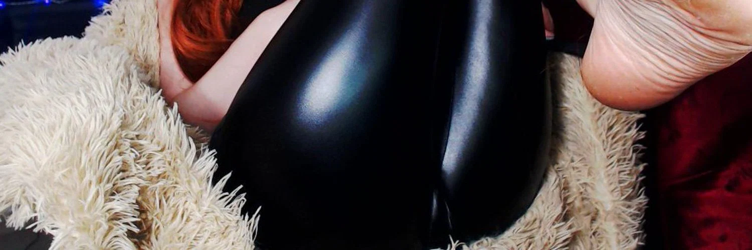 Mistress Naomi 🖤 profile banner