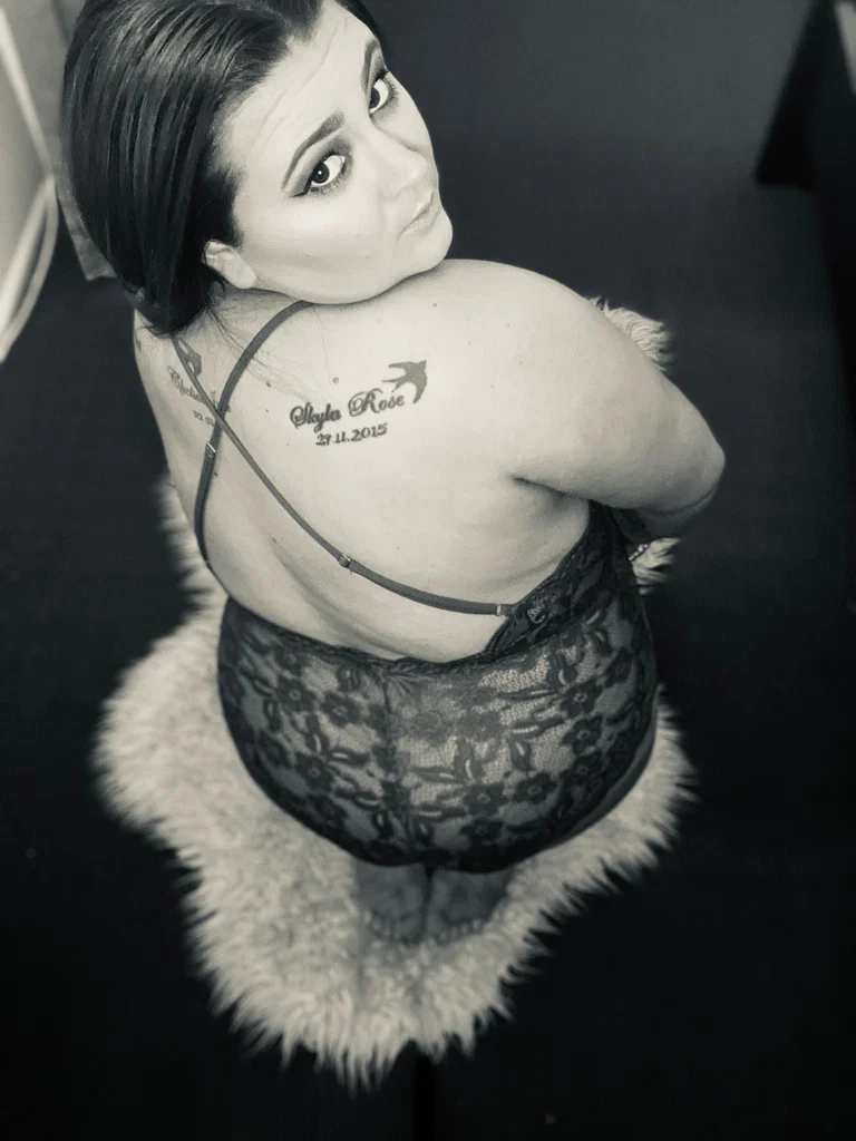 B_Licious👄