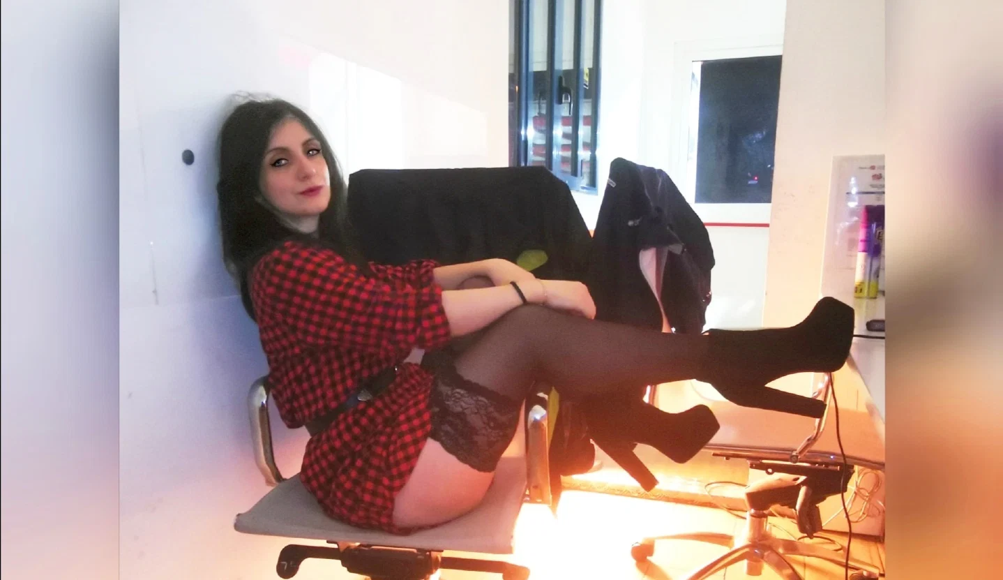 V profile banner