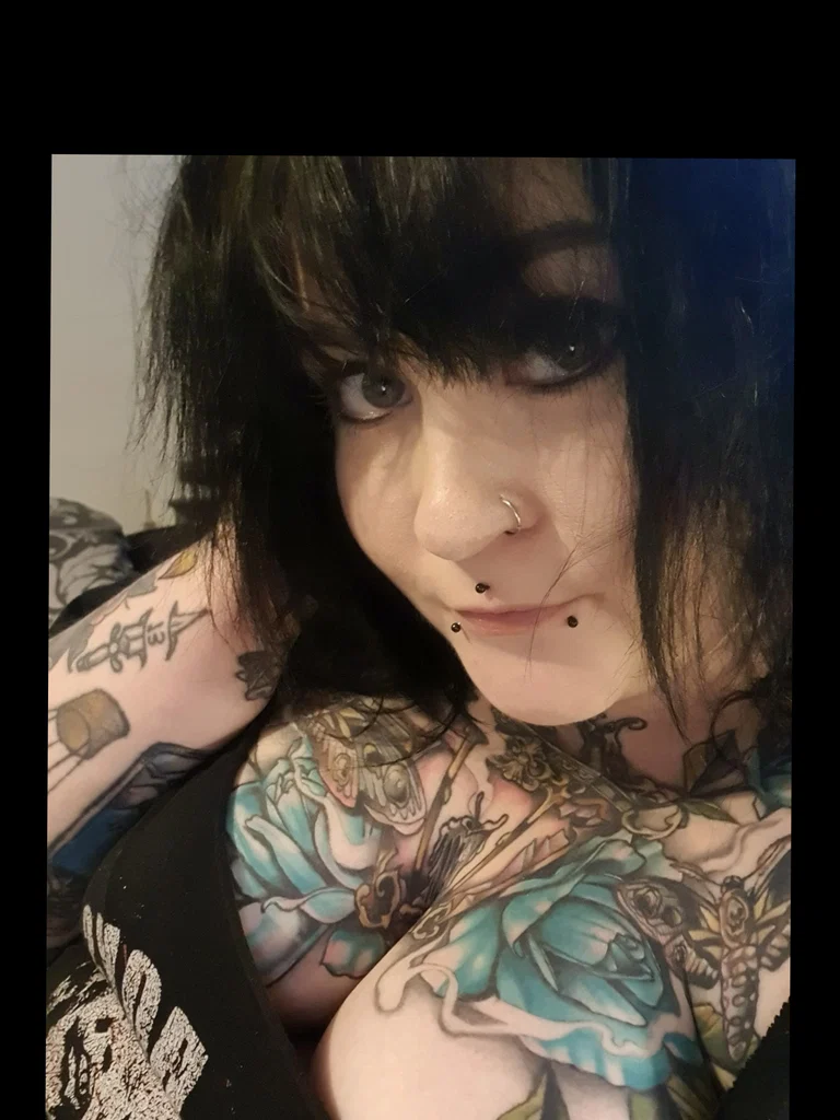 Thunder Thighs 🖤's avatar